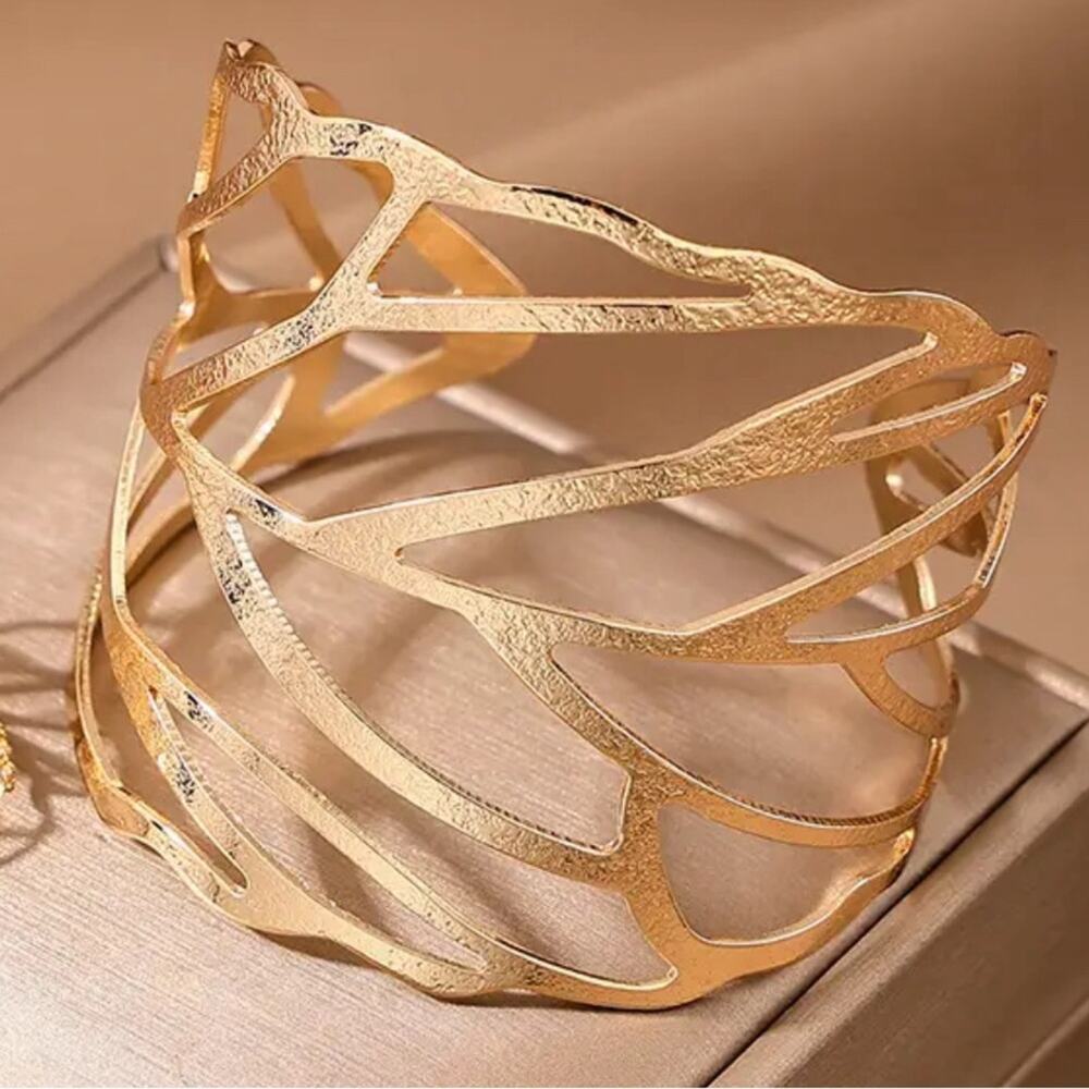 Leaf Cutout Cuff Bracelet